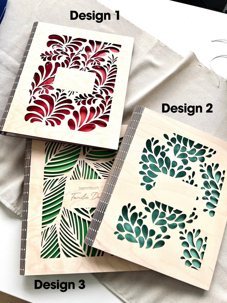 Stammbuch mit Familienname personalisiert mit floralem Muster