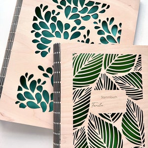 Stammbuch mit Familienname personalisiert mit floralem Muster