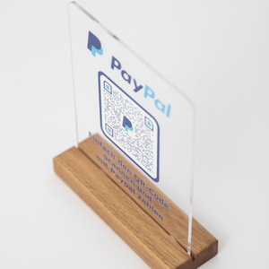 Paypal me Aufsteller aus Acryl mit Holzsockel
