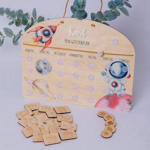 SET BASE - Piano settimanale con astronauta per bambini in legno con 7 schede attività, piano di routine per bambini con stampa UV / routine settimanale spazio