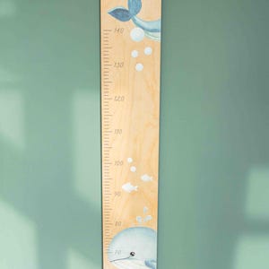 Toise baleine en bois / Cadeau de naissance / Toise en bois avec motifs de créatures marines / Toise chambre enfant - imprimée avec UV