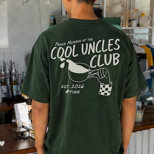 Cool Uncles Club personlig skjorta, farbror-t-shirt för män, farbrorpresent med namn och år, rolig farbror-skjorta, unisex herrskjorta, kaffe