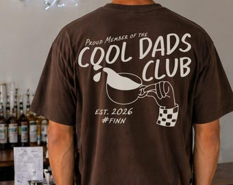 Cool Dads Club Shirt Personalisiert, Papa T-Shirt Herren, Geschenk Vater mit Name Jahr, Lustiges Dad Shirt, Männer Shirt Unisex Kaffee