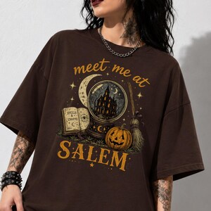 Salem Halloween-tröja för kvinnor, Meet Me at Salem-t-shirt, häxig Halloween-tröja, spökhus-t-shirt, läskig säsongsoutfit
