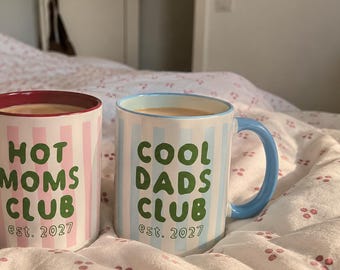 Cool Dads Club Tasse personalisiert mit Jahreszahl | Papa Tasse gestreift | Geschenk Vatertag | Kaffeebecher Dad Est.