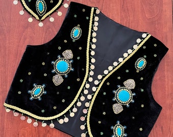 Chaleco y sombrero persas bordados: Traje tradicional de Nowruz
