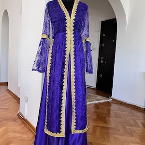 Handgefertiges persisches Tanzkostüm: 4-teiliges Satin & Spitzen Ensemble
