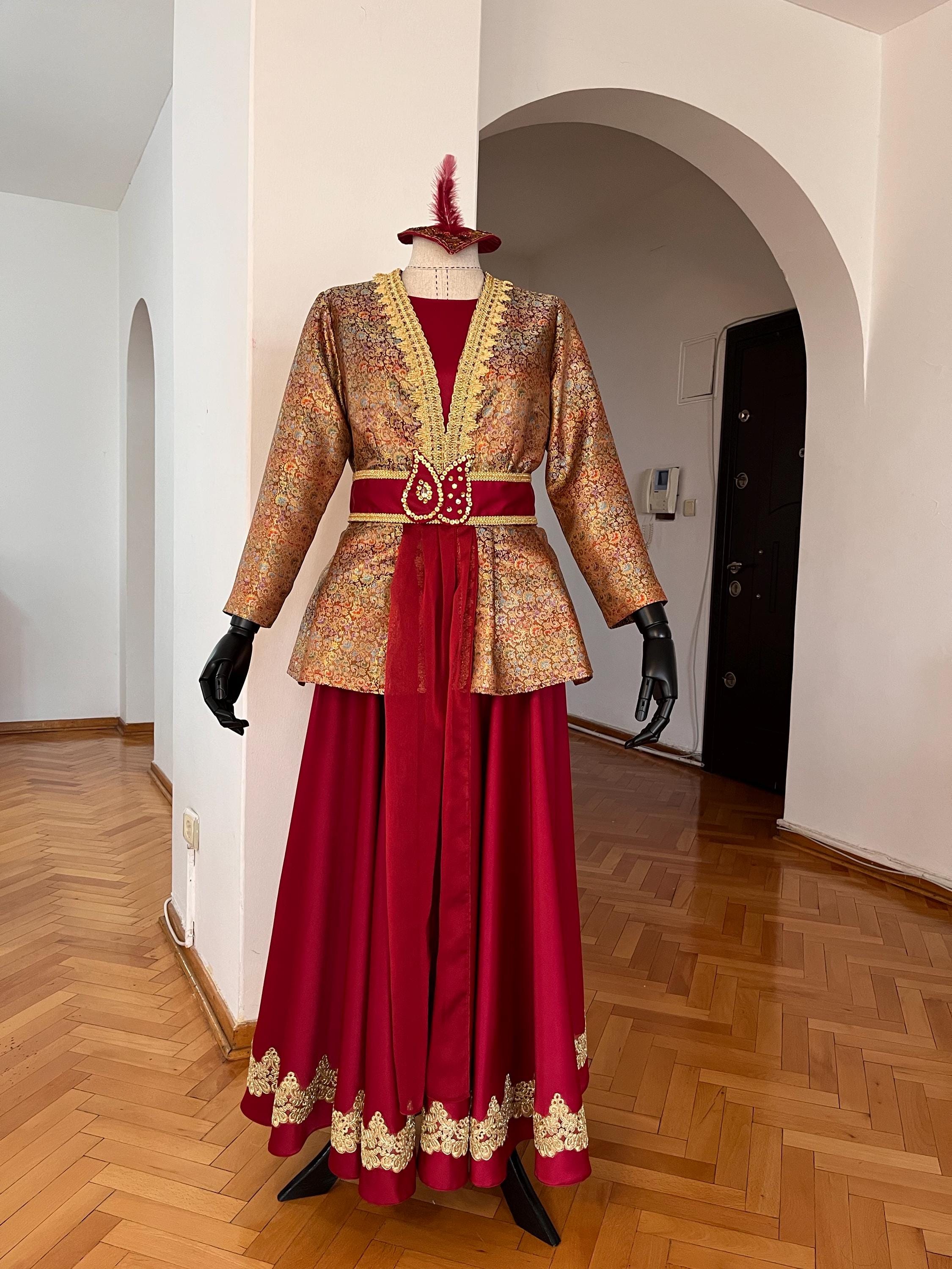 Persian Traditional dance Costume: Traditional Women's Clothing with Hat Persian Traditional dance Costume: Traditional Women's Clothing with Hat