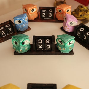 colorful wooden owl desk calendar / wood owl / mother gift / owl desk calender