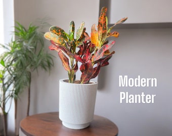 Modern Planter with Drainage - Indoor Outdoor Planter Garden Pot