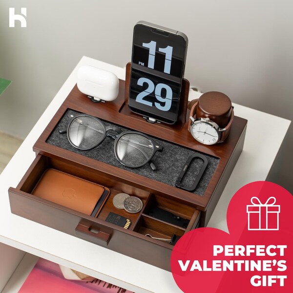 Modern Nightstand Accessories for Men: Style Meets Function