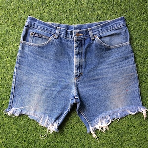 Size 34 Vintage LEE Riders Distressed Cutoff Shorts Jeans Classic Vintage Lee Mom Cutoff Shorts Denim Waist 34&quot;