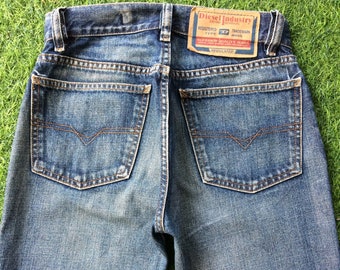 Taille 26 Diesel Bootcut Jeans W26 L29 Taille moyenne Diesel Industry Denim Wide Leg Flare Jean Made In Italy, Taille 26 »
