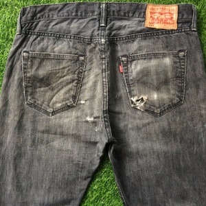 Size 37 Vintage Distressed Levis 501 Plus Size Jeans W37 L32