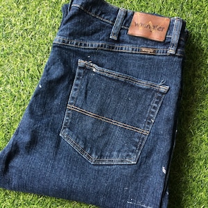 Size 35 Vintage Y2K's Wrangler Advanced Comfort Western Distressed Paint Splatter Jeans W35 L34 Stretch Denim Made In Mexico, Waist 35"