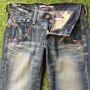 Tamanho 26 Jeans Levi&#39;s Low Rise Lady Style W28 L31 Bootcut Jeans Perna Larga Flare Jeans Cintura 28&quot;