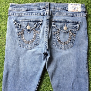 Size 30 True Religion Jeans Low Waist Section Skinny Seat Denim Narrow Leg Tight-Fitting Jean Made In USA, Waist 32&quot;