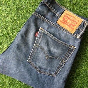 Size 34 Vintage Levis 513 Distressed Jeans W34 L33 Medium Wash Faded Denim Slim Straight Fit Jeans, Waist 34&quot;