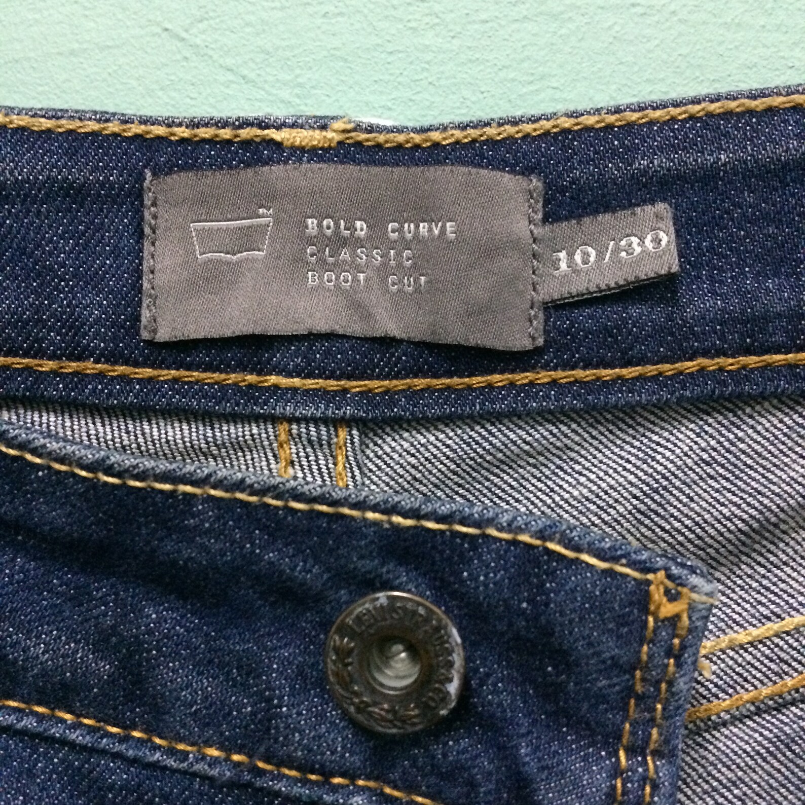 levis bold curve bootcut