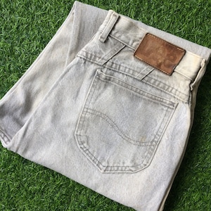 Size 30 Vintage 90s Lee Riders High Waist Faded Light Wash Jeans Tapered Leg Slim Mom Jeans - Medium, 30&quot;