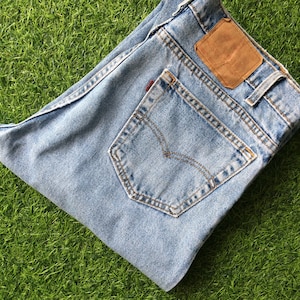 Size 36 Vintage Distressed Levis 550 Plus Size W36 L31 Light Wash Jeans Red Tab Rigid Denim Waist 36&quot;