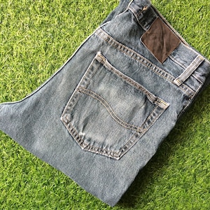 Size 32 Vintage Y2K's Lee Distressed Jeans High Waist Faded Medium Wash Jeans Regular Fit Boyfriend Jeans - Large, 32"W