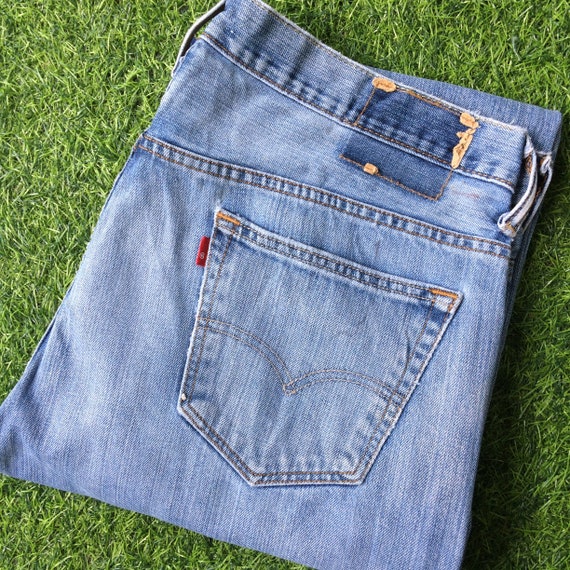 Size 37 Distressed Levis 569 Plus High-Waisted Bo… - image 1