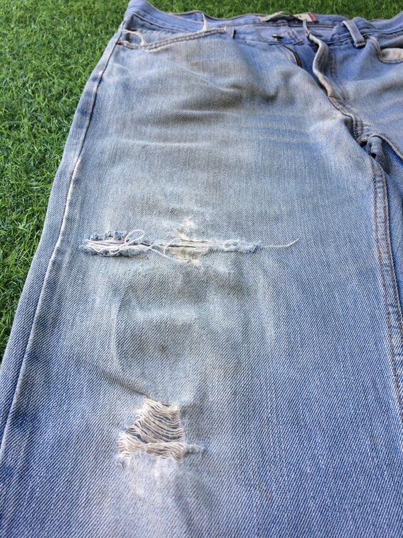 Size 33 Vintage Distressed Ripped Levis 550 Dirty… - image 7