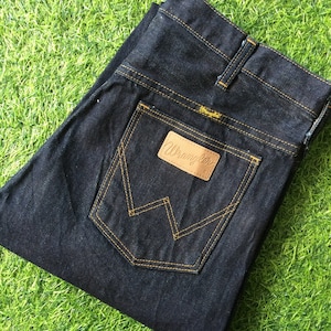 Size 32 Vintage Y2K's Wrangler Western Distressed Jeans W32 L29 Dark Wash Rigid Denim Made In Japan, Waist 32"