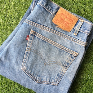 Size 37 Vintage Distressed Levis 550 Jeans W37 L31 Dirty Light Wash Denim Relaxed Fit Jeans Plus Size Boyfriend Mom Jeans Waist 37&quot;