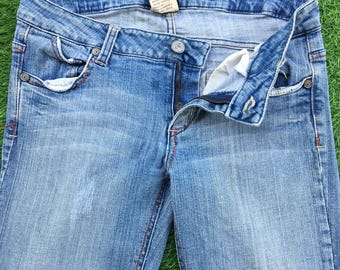 Größe 9 Y2K Low Rise Distressed Schlagjeans W30 L32, Vintage Low Taille Ausgestelltes Denim Hose mit weitem Bein, Bund 76 cm