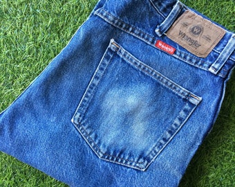 Vintage Wrangler High Waist Jeans – Y2K Distressed Denim, Size 34