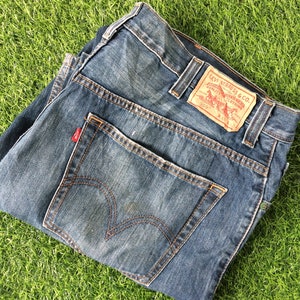 Size 42 Vintage Distressed Levis 559 Plus Size Jeans W42 L31 Medium Wash Denim Relaxed Fit Straight Leg Jeans Boyfriend Jeans Waist 42&quot;