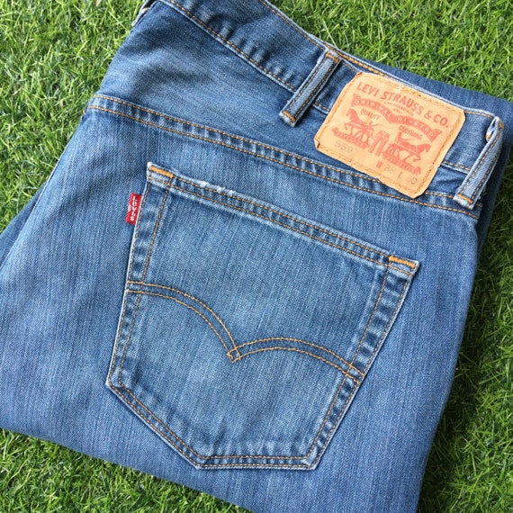 Size 39 Plus Size Vintage Distressed Levis 559 Jeans W39 L30