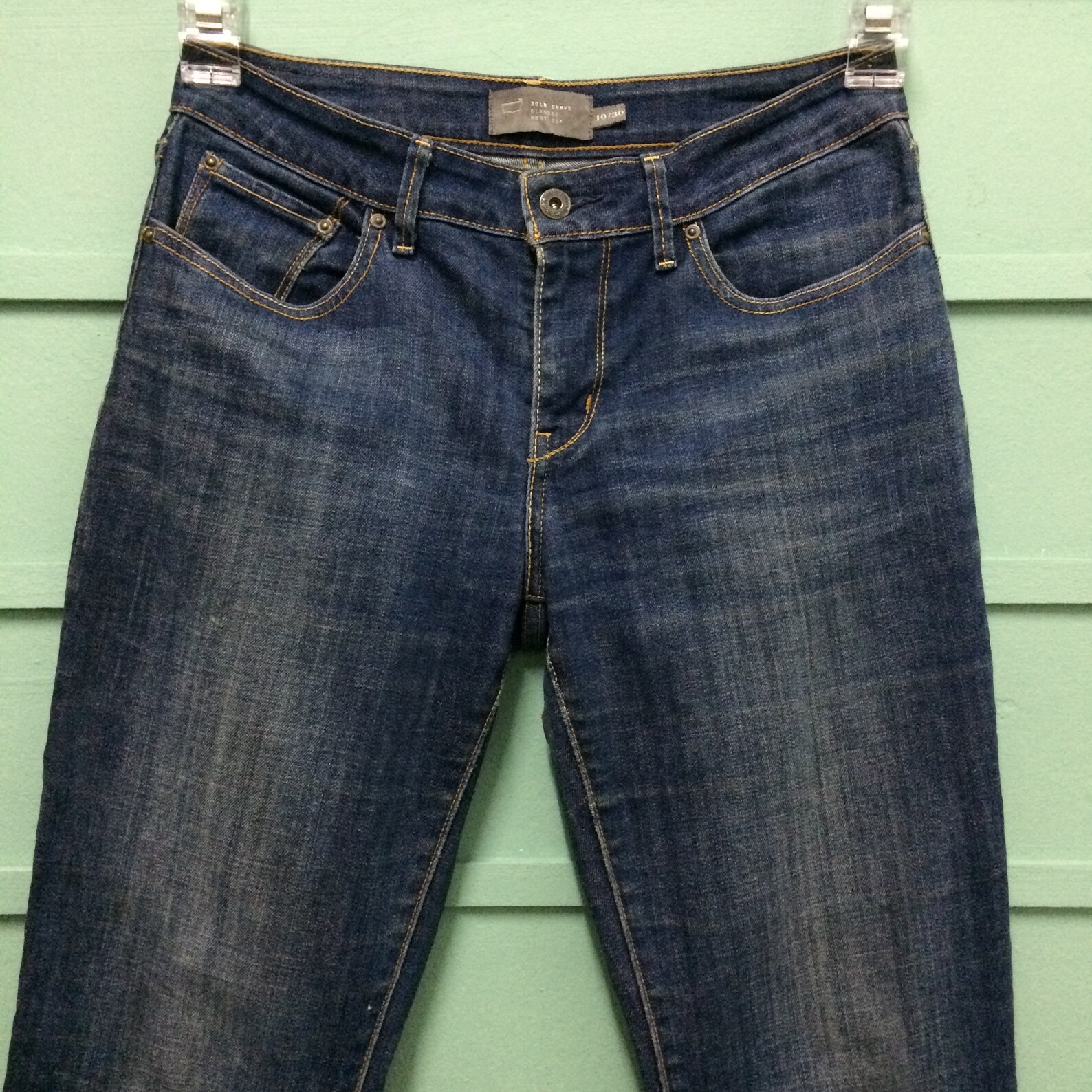 levis bold curve