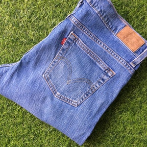 Size 31 32 Vintage Distressed Levis 505 Jeans Light Wash Stretch Jeans Regular Fit Boyfriend Jeans Waist 31&quot; 32&quot; - Medium to Large