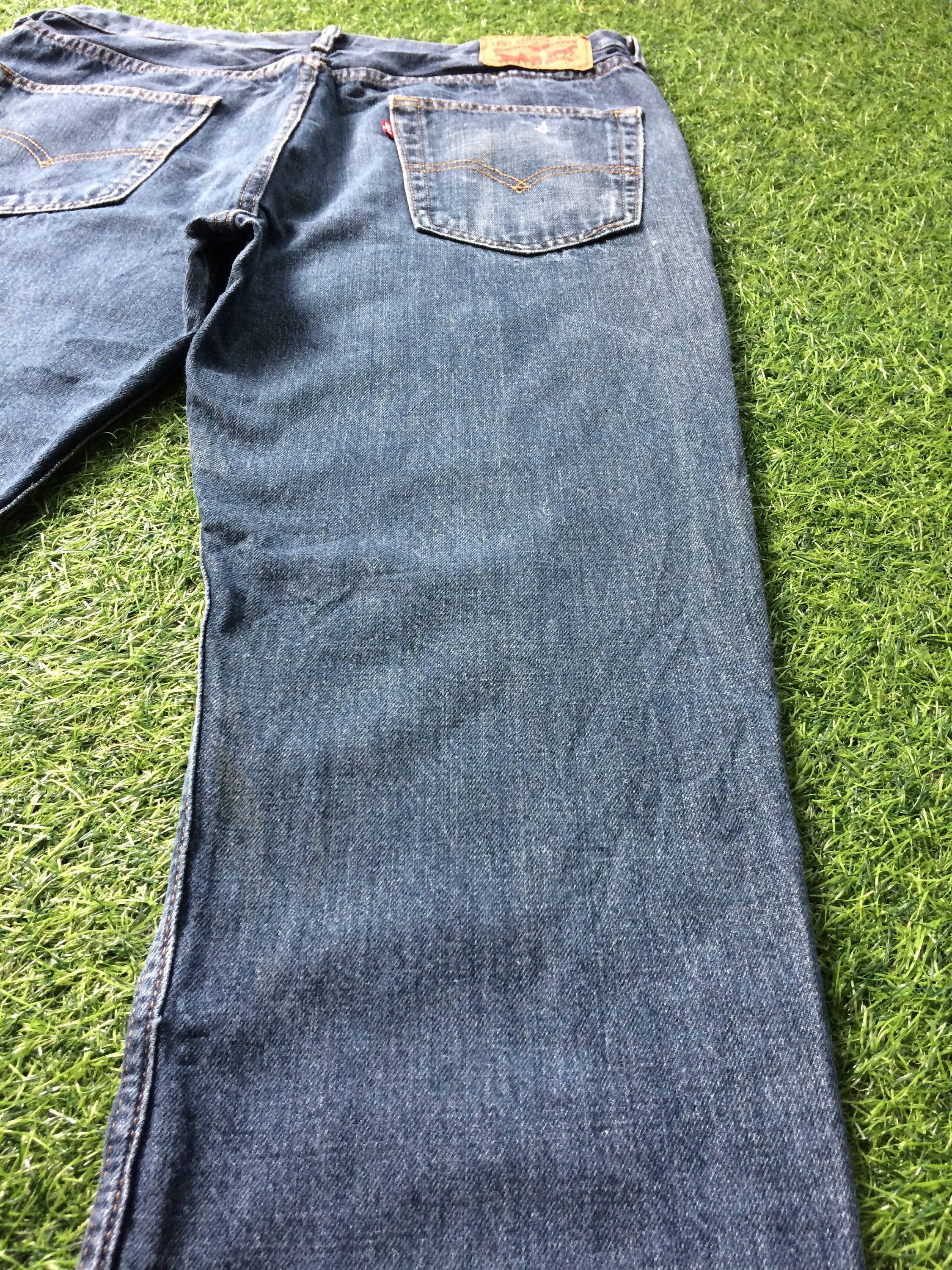 ダメージ加工 Levis 514 スリムストレートジーンズ、ミディアムライト 
