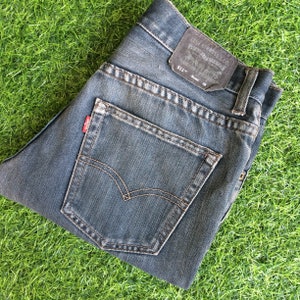 Größe 28 Vintage Distressed Levi es 511 Cropped Jeans W28 L22 Faded Dark Wash Denim Tapered Leg Skinny Fit Levi Jeans Taille 28&quot;