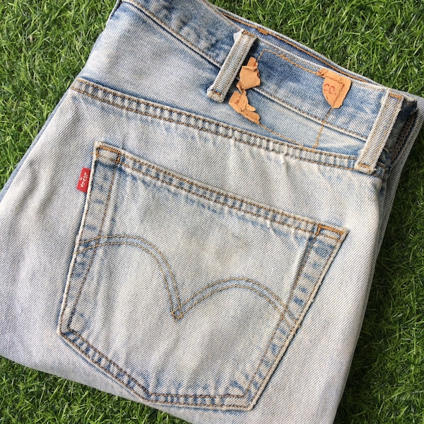 Size 37 Vintage Plus Size Distressed Levis 501 Ripped Jeans W37 L27 Light Wash Faded Denim Straight Leg Classic Fit Jeans Waist 37"