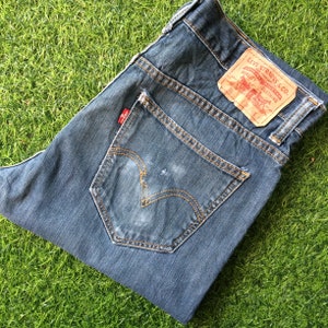 W32 L30 Vintage Distressed Levis 521 Jeans Medium Wash Denim Slim Taper Fit Levis Jeans, waist 32&quot;