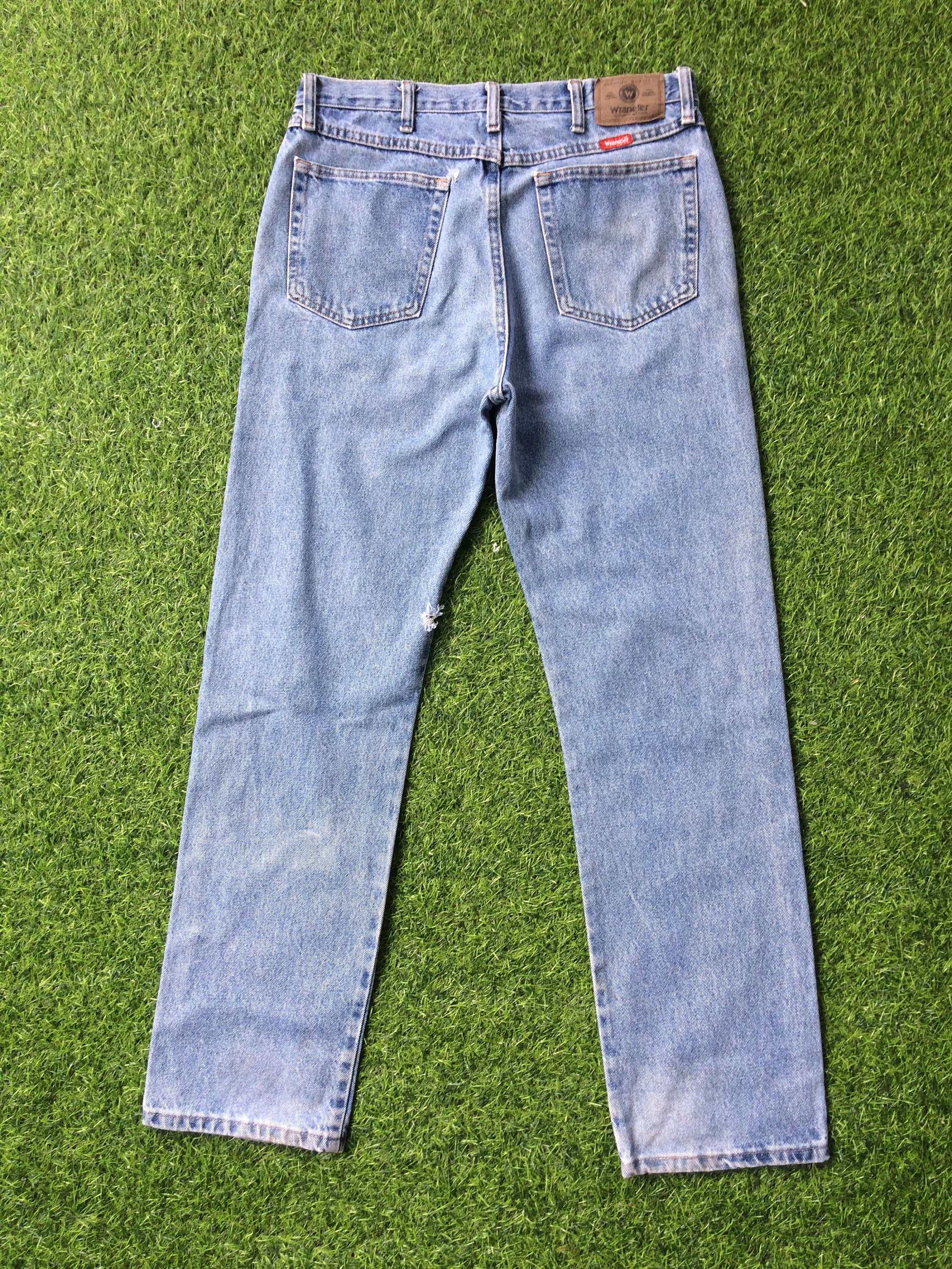 Size 33 Vintage Wrangler Comfort Superior Western Distressed