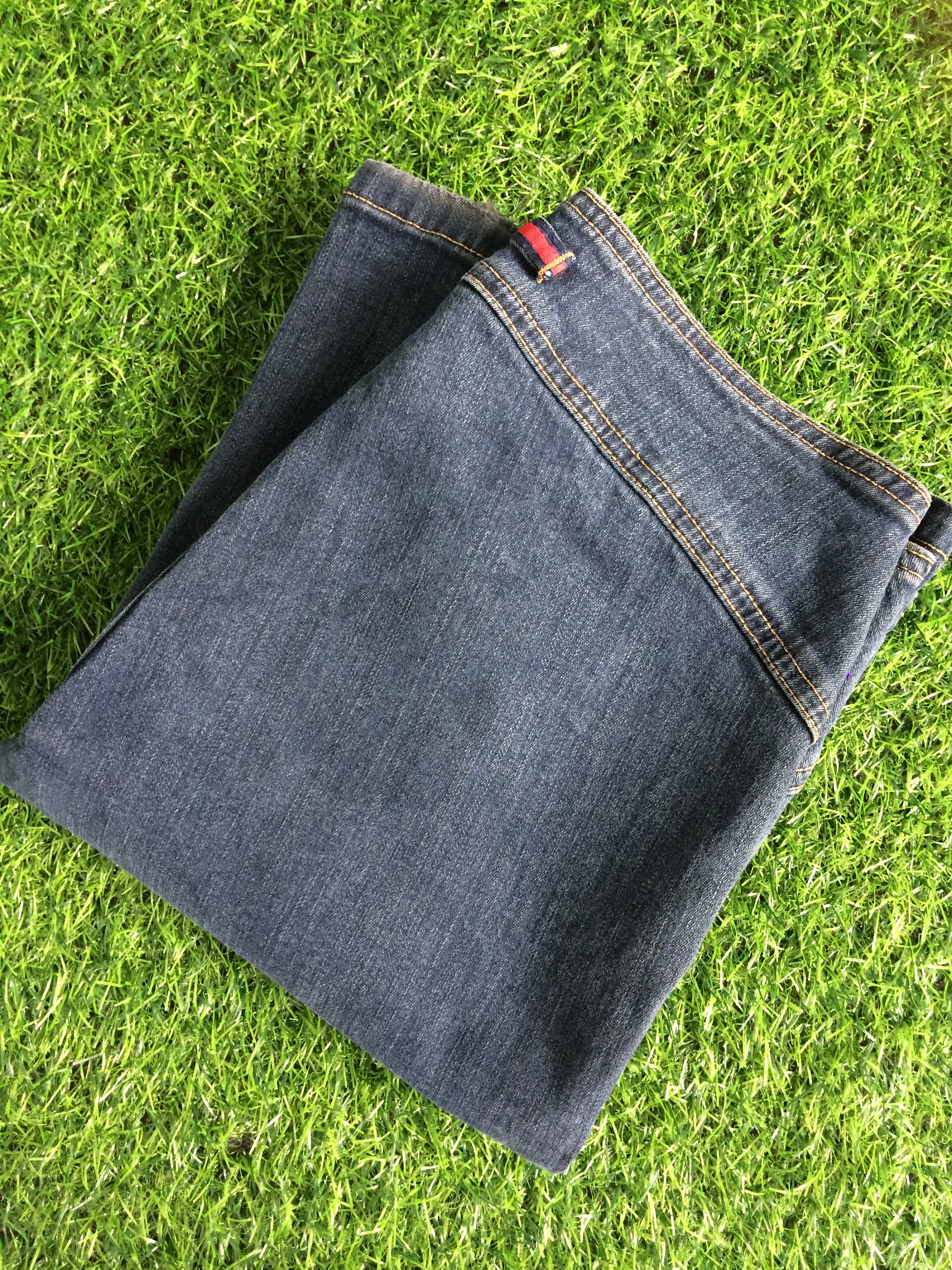 W29 L31 Tommy Hilfiger Bootcut Jeans 