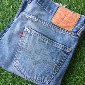Size 32 Vintage Distressed Levis 505 Ripped Jeans W32 L33 Light Wash Dirty Denim Regular Fit Straight Leg Jeans Waist 32"