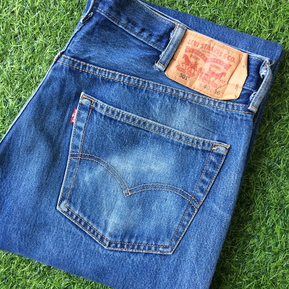 Size 37 Vintage Distressed Levis 501 Plus Size Jeans W37 L32 Medium Wash  Faded Denim Straight Leg Classic Fit Jeans Boyfriend Jeans -  Canada