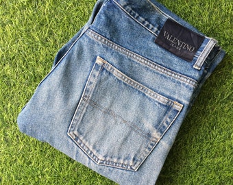 Size 34 Vintage Distressed Valentino Jeans Dirty Faded Light Wash Denim Regular Fit Straight Leg Jeans. 34 x 31