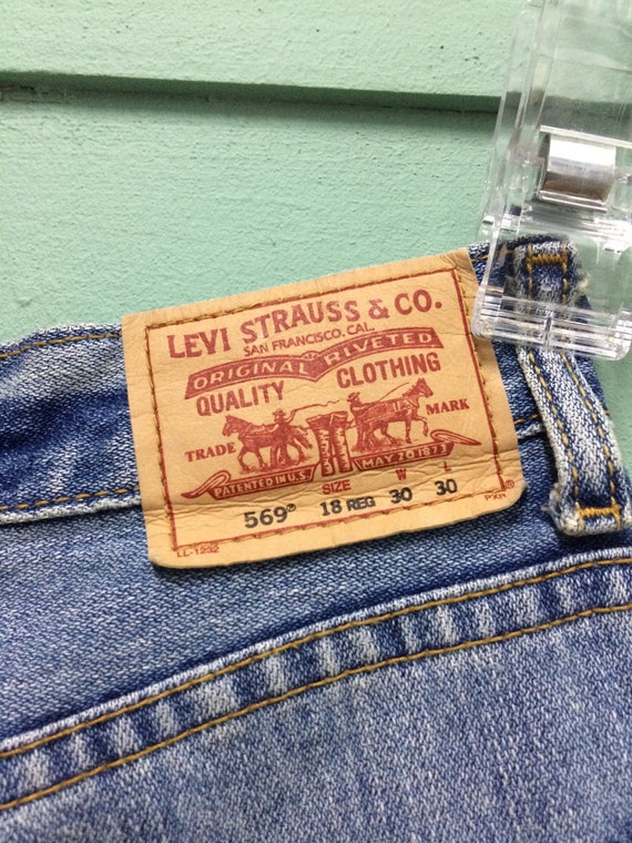 Size 30 Vintage Distressed Levis 569 Jeans W30 L30 Medium Size 30 Vintage Distressed Levis 569 Jeans W30 L30 Medium