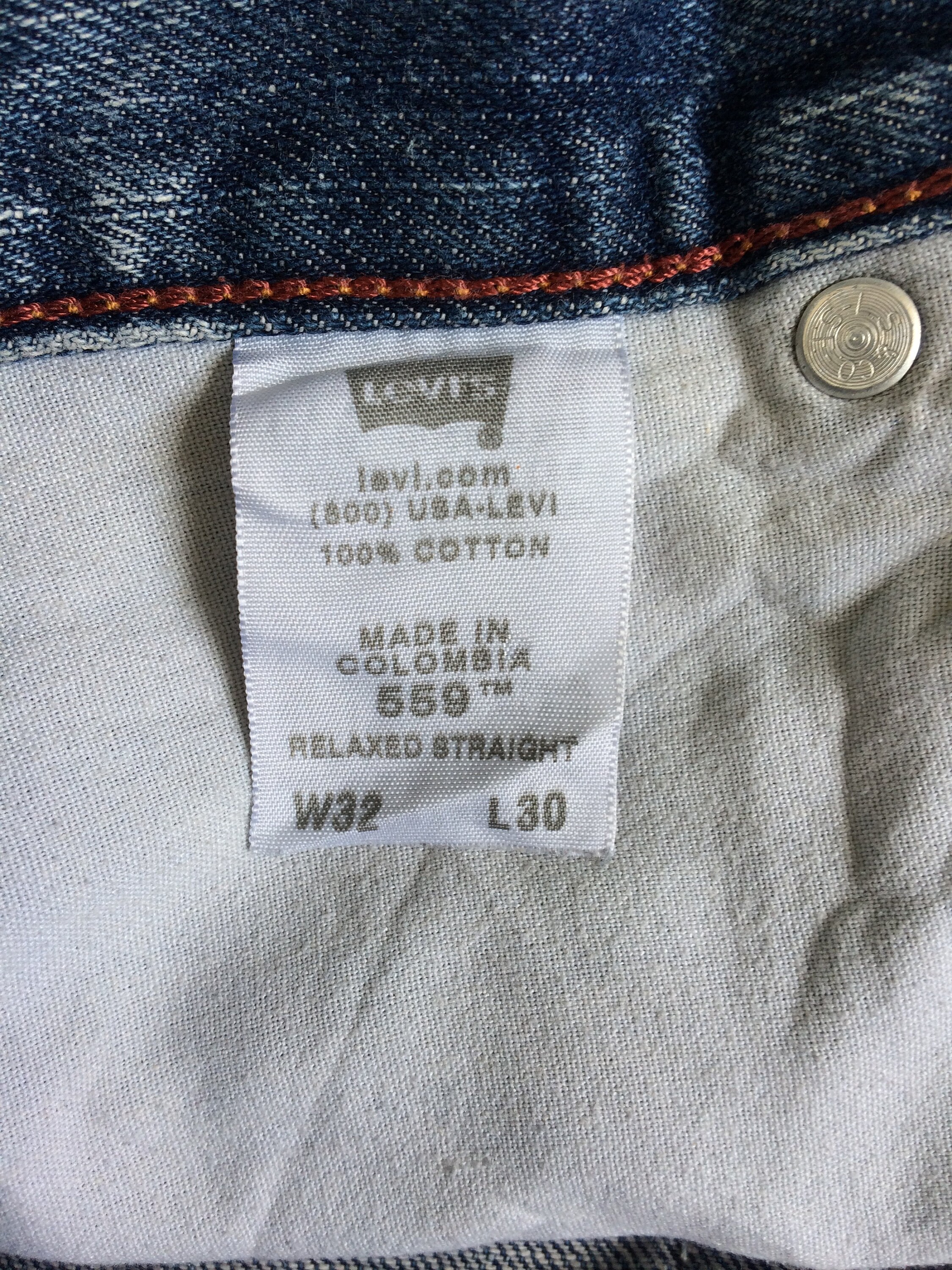 W31 L28 Vintage Distressed Levi's 559 Jeans Light Wash Denim