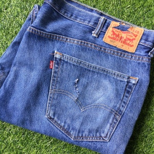 Size 48 Vintage Distressed Levis 550 Plus High-Waisted Classic Mom Relaxed Fit Jeans W48 L30 Straight Leg In Blue Wash Waist 48"