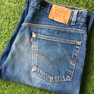 Size 37 Vintage Distressed Levis 901 Plus Size Jeans W37 L27 Faded Medium Wash Denim Straight Leg Relaxed Fit Jeans Waist 37&quot;