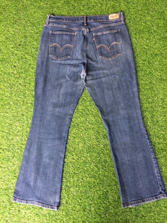 W33 L29 Vintage Distressed Levis 515 Bootcut Jeans High Rise Wide